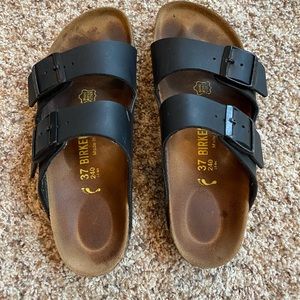 Women’s Birkenstock’s black size 37